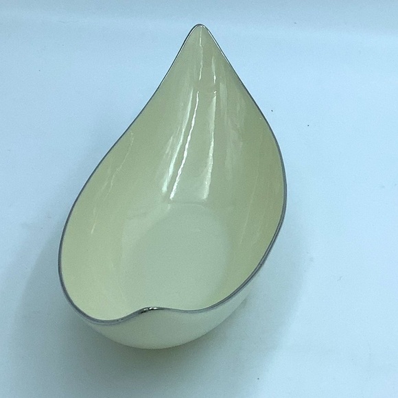 Two Lenox Leaf Shaped Serving Dishes - Picture 6 of 12